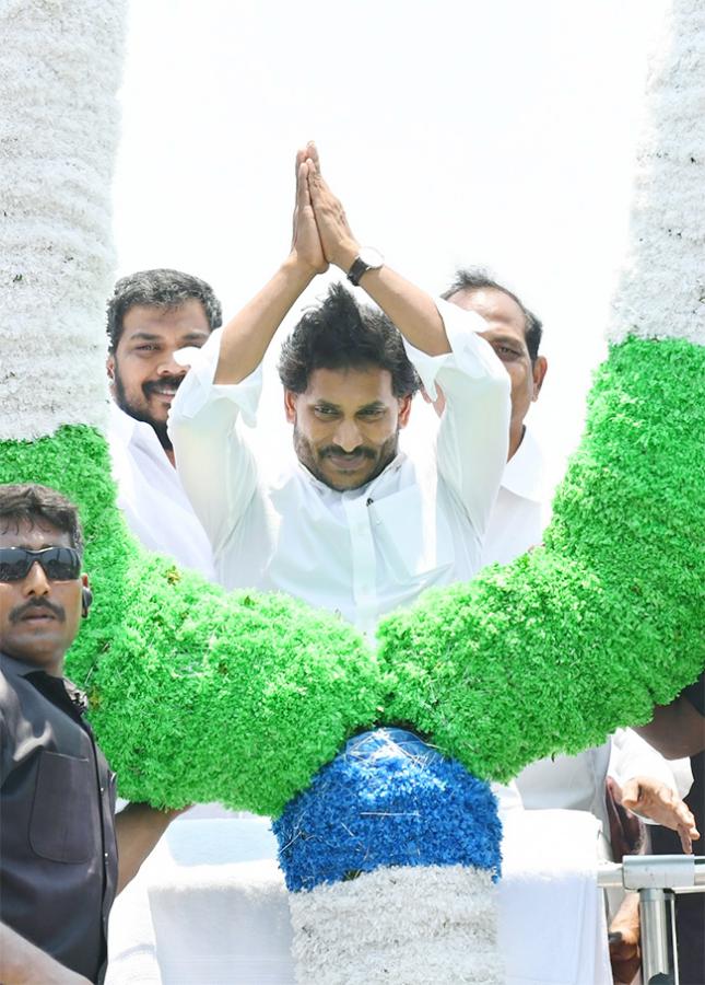 CM YS Jagan Memantha Siddham Bus Yatra Photos - Sakshi26