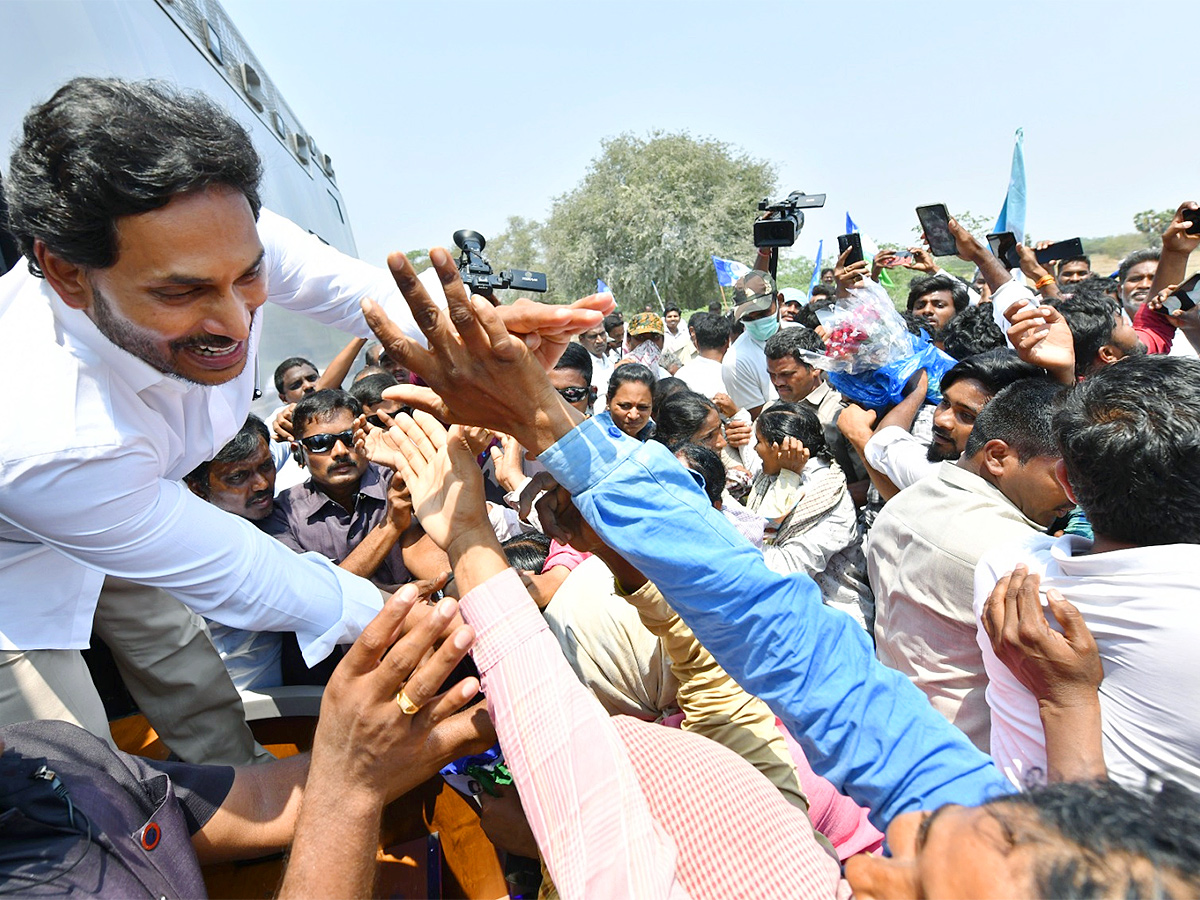 CM YS Jagan Memantha Siddham Bus Yatra Photos - Sakshi10