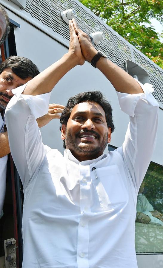 CM YS Jagan Memantha Siddham Bus Yatra Photos - Sakshi13