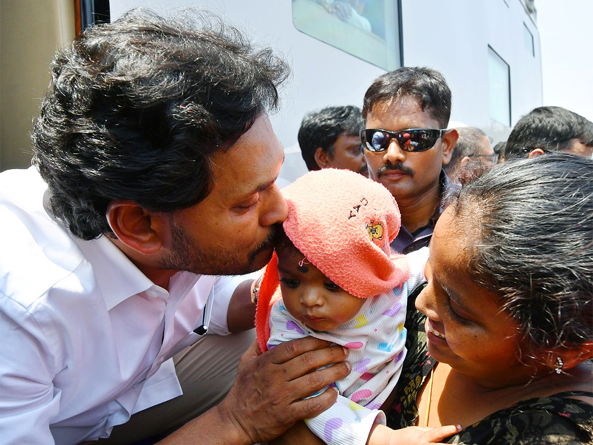 CM YS Jagan Memantha Siddham Bus Yatra Photos - Sakshi19