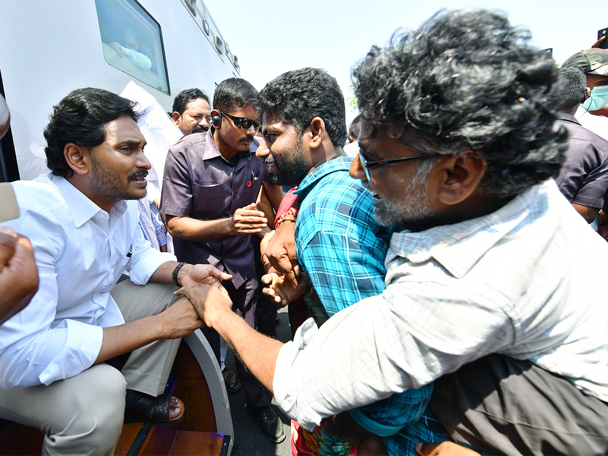 CM YS Jagan Memantha Siddham Bus Yatra Photos - Sakshi2