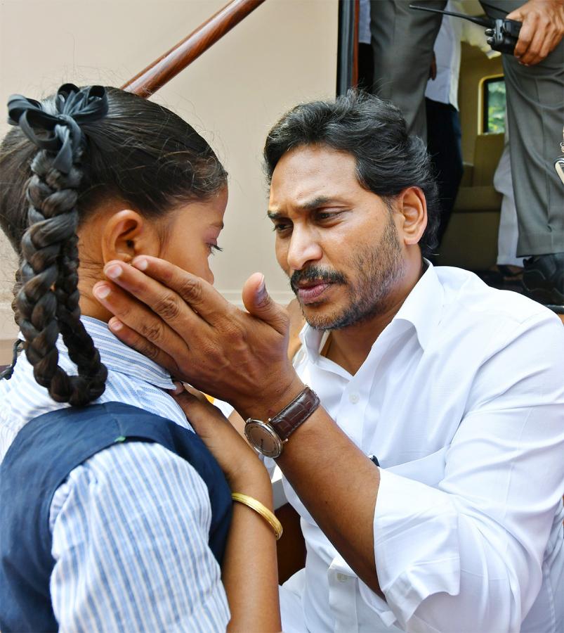 CM YS Jagan Memantha Siddham Bus Yatra Photos - Sakshi3