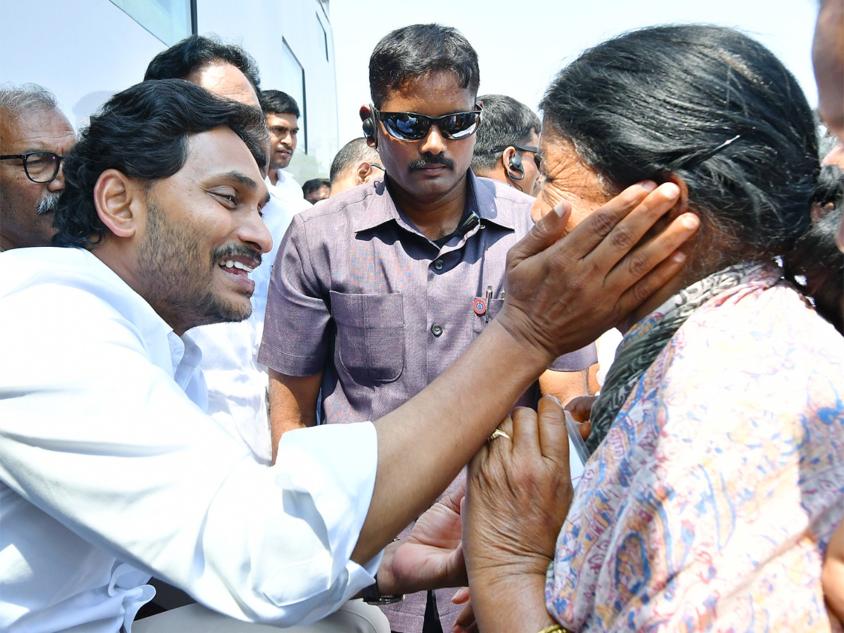 CM YS Jagan Memantha Siddham Bus Yatra Photos - Sakshi8