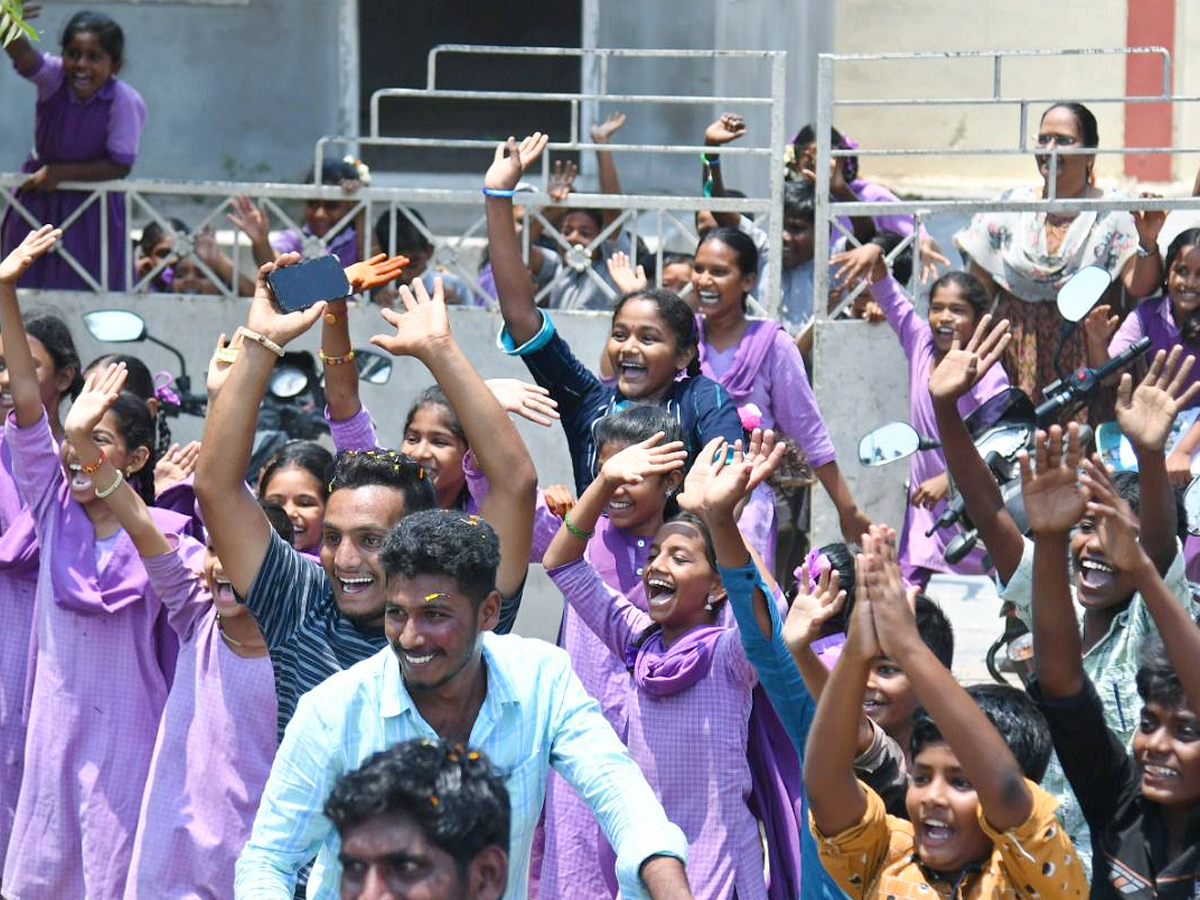 YS Jagan Memantha Siddham Road Show At Palnadu District Photos - Sakshi26