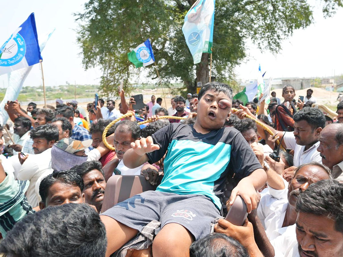 YS Jagan Memantha Siddham Road Show At Palnadu District Photos - Sakshi30