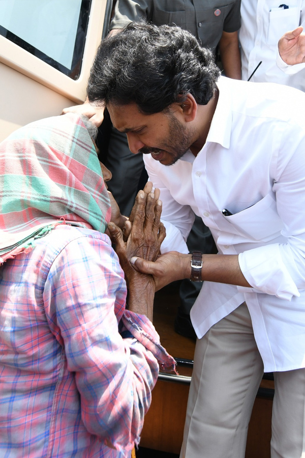 YS Jagan Memantha Siddham Road Show At Palnadu District Photos - Sakshi6