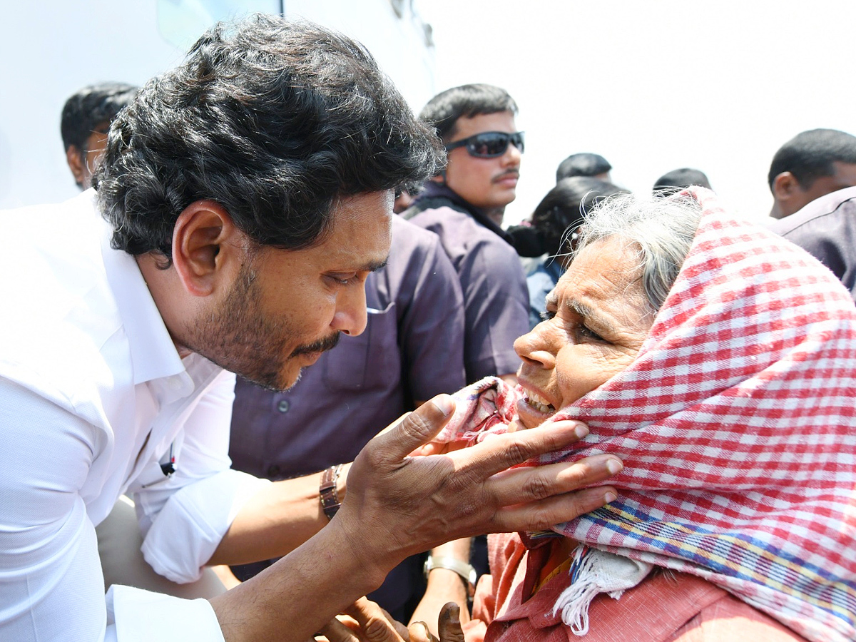 YS Jagan Memantha Siddham Road Show At Palnadu District Photos - Sakshi7