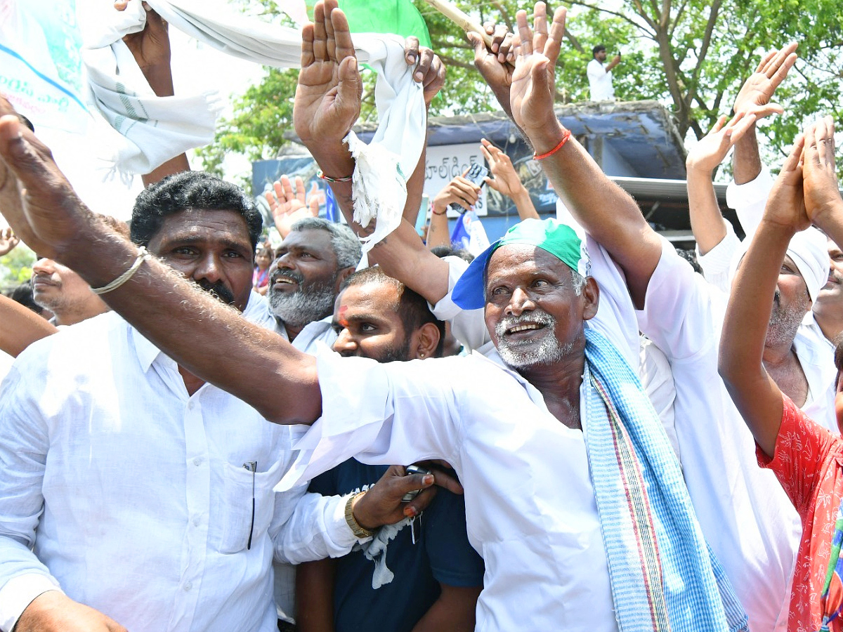 YS Jagan Memantha Siddham Road Show At Palnadu District Photos - Sakshi8