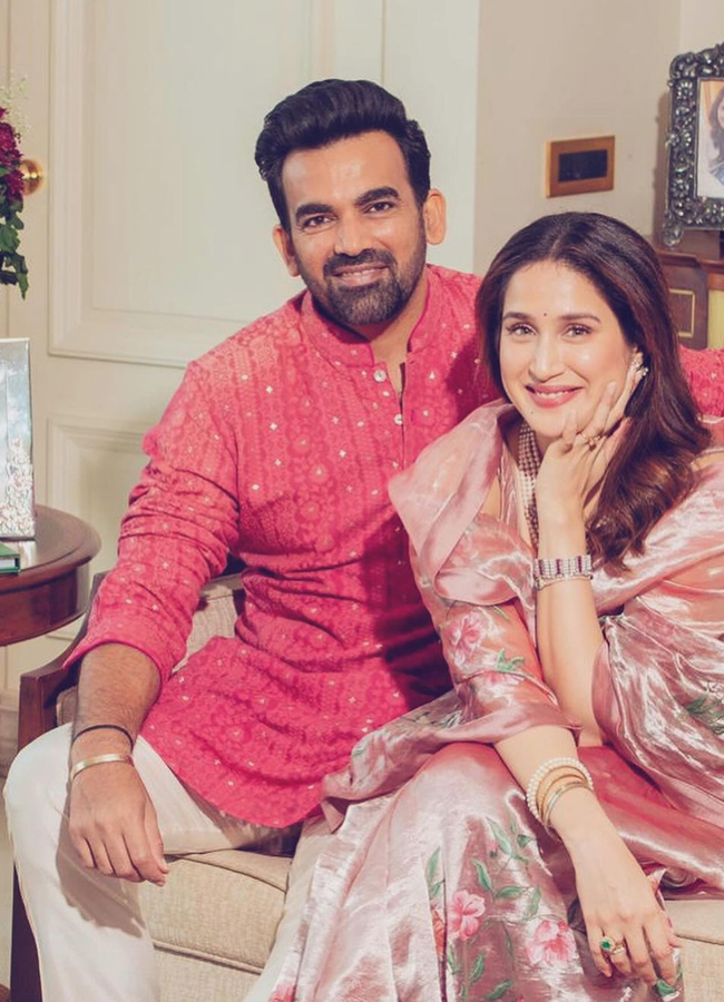 Zaheer Khan Wife Sagarika Ghatge Celebrating Gudi Padwa - Sakshi2