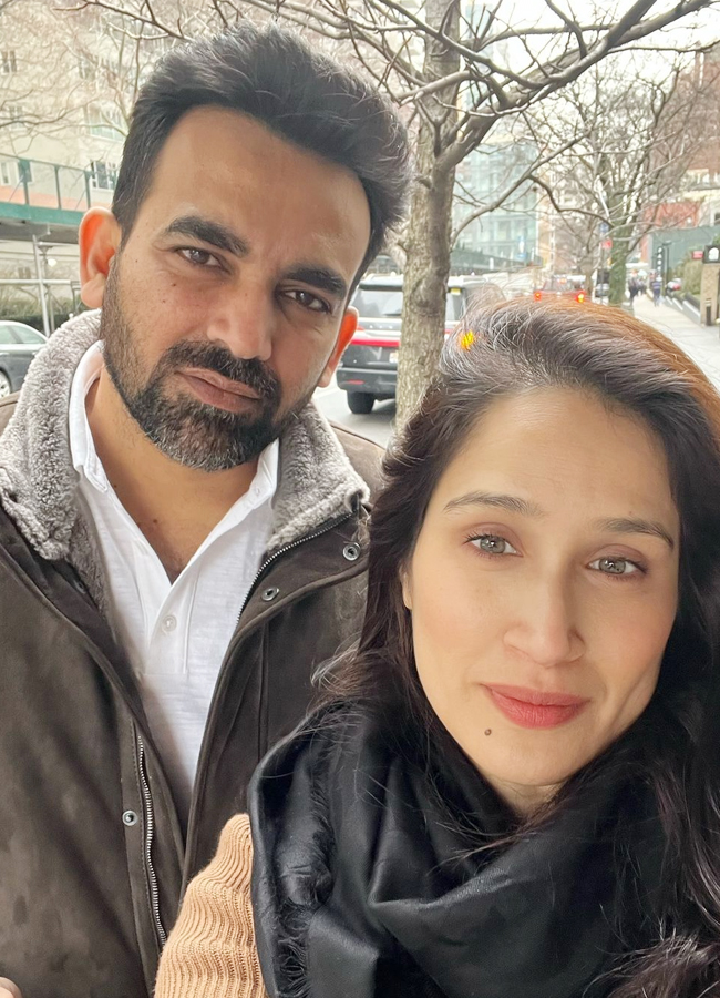 Zaheer Khan Wife Sagarika Ghatge Celebrating Gudi Padwa - Sakshi6