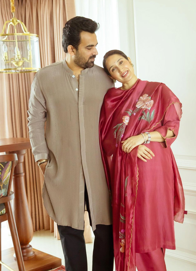 Zaheer Khan Wife Sagarika Ghatge Celebrating Gudi Padwa - Sakshi10