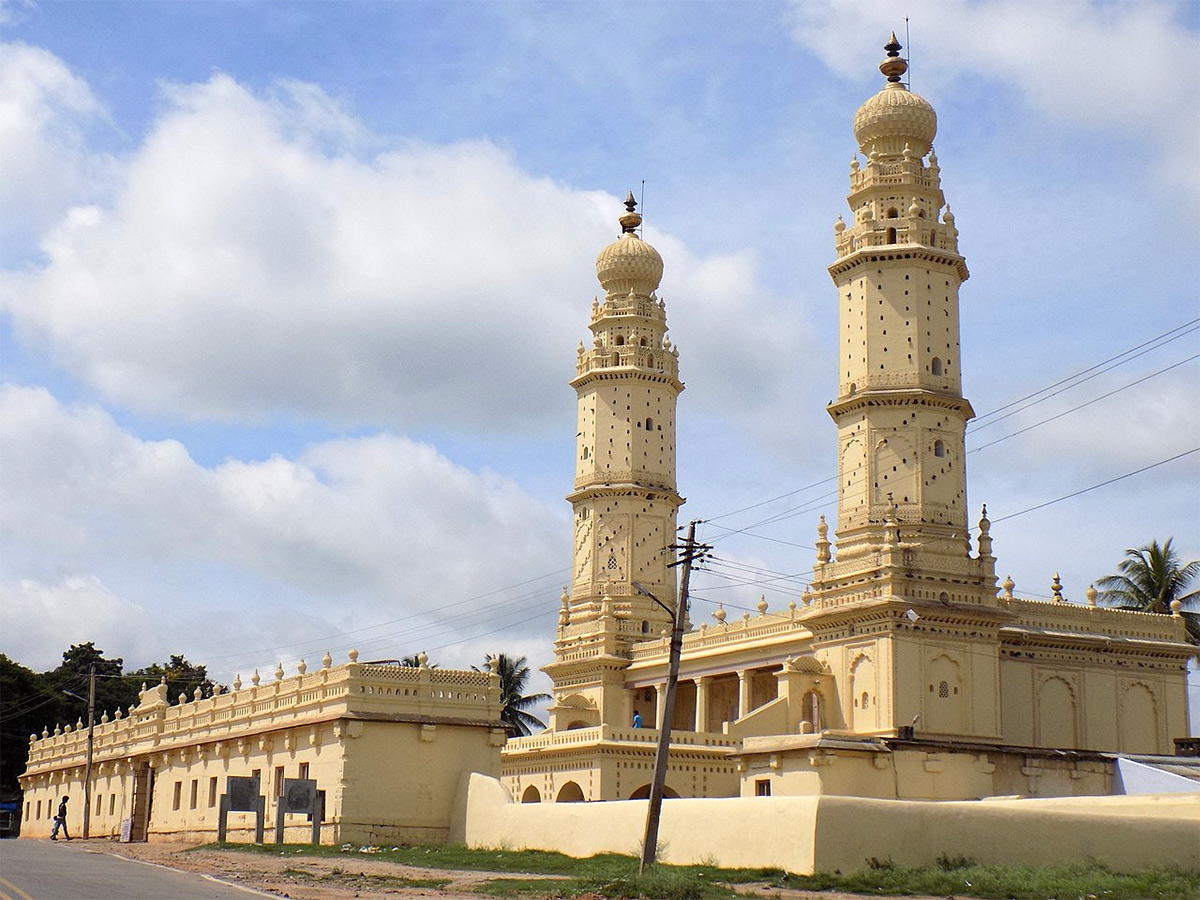 Ramadan Special Famous Mosques In India Photos - Sakshi9