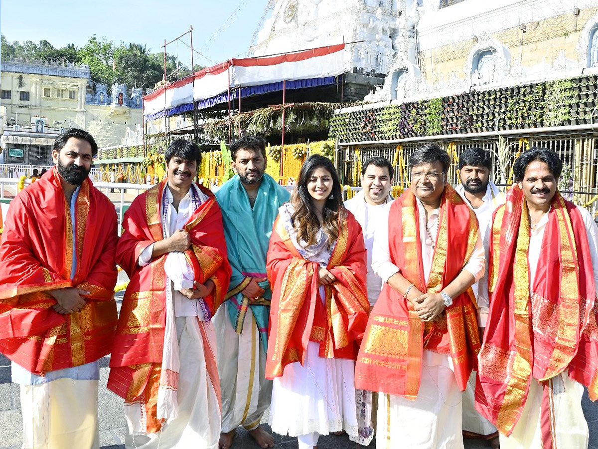 Geetanjali Team Visited to Tirumala Photos - Sakshi7