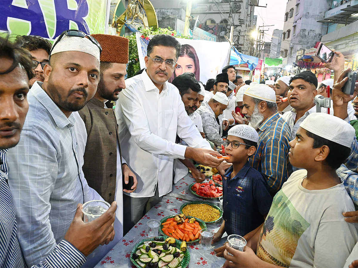 Iftar is a grand feast for Muslims - Sakshi10