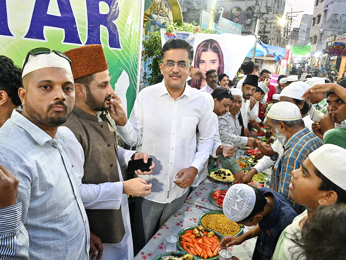 Iftar is a grand feast for Muslims - Sakshi9