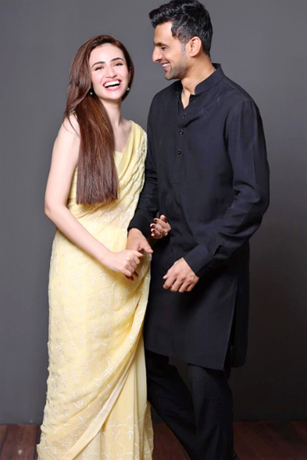 Shoaib Malik Celebrates Ramzan With Wife Sana Javed Photos - Sakshi10