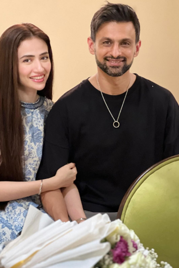 Shoaib Malik Celebrates Ramzan With Wife Sana Javed Photos - Sakshi8