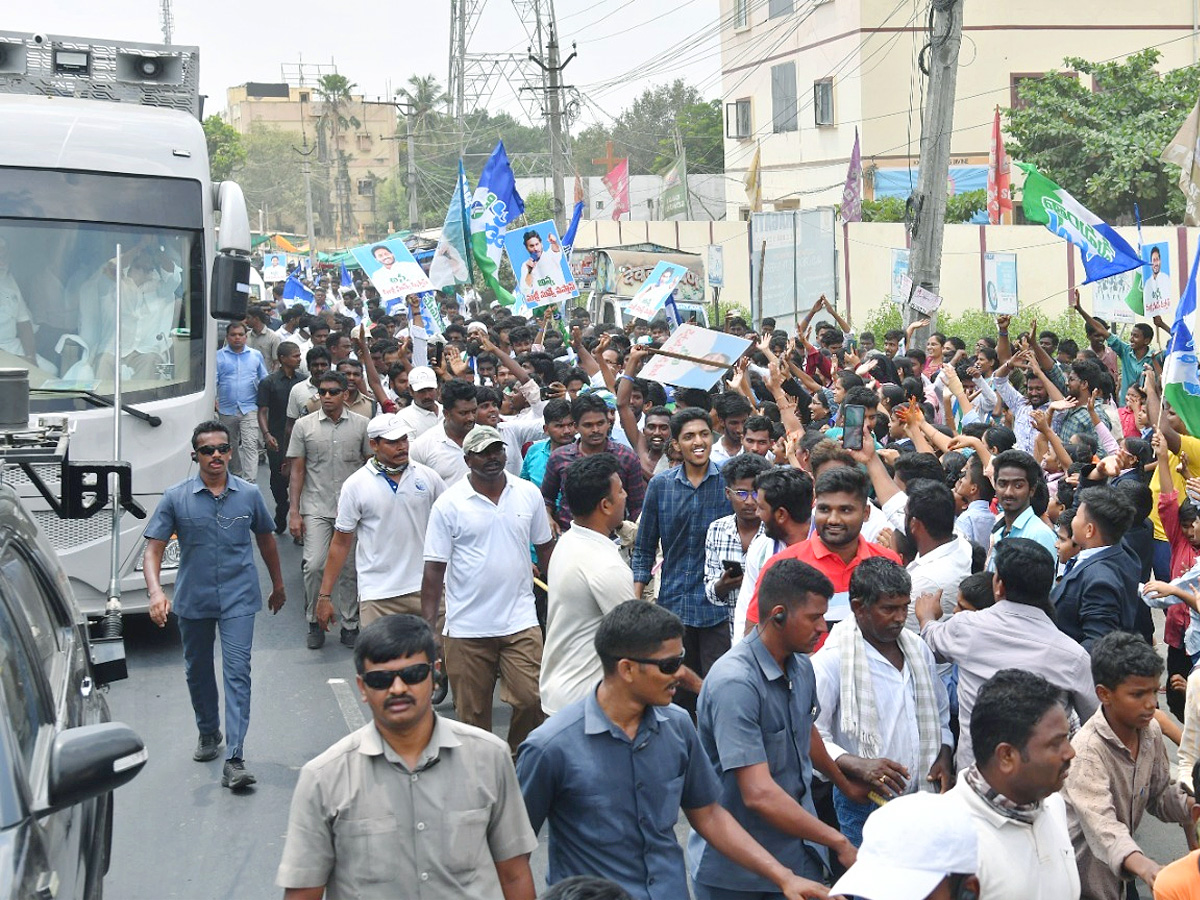 CM YS Jagan Memantha Siddham Road Show in Sattenapalle Photos - Sakshi30