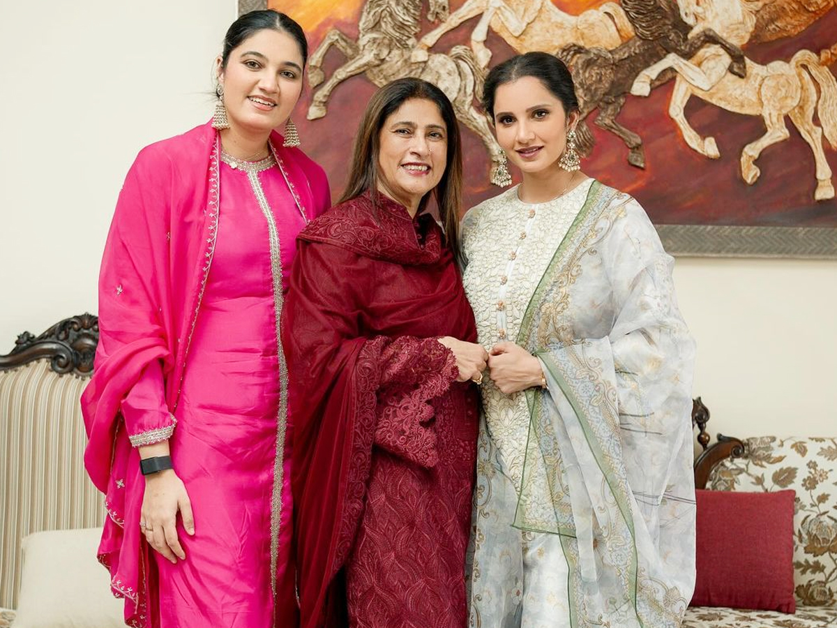 Sania Mirza Ramzan Celebration With Her Family - Sakshi2