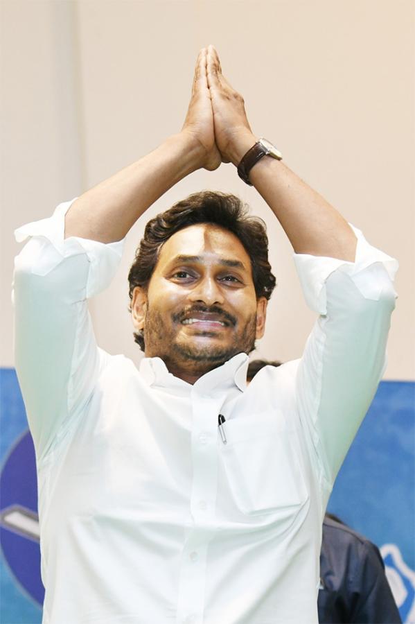 CM Jagan Slams Chandrababu Nara Lokesh At Mangalagiri Mukha Mukhi - Sakshi10