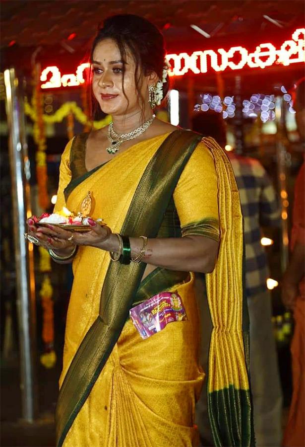 Chamayavilakku Festival at Kottankulangara Temple Kollam - Sakshi17