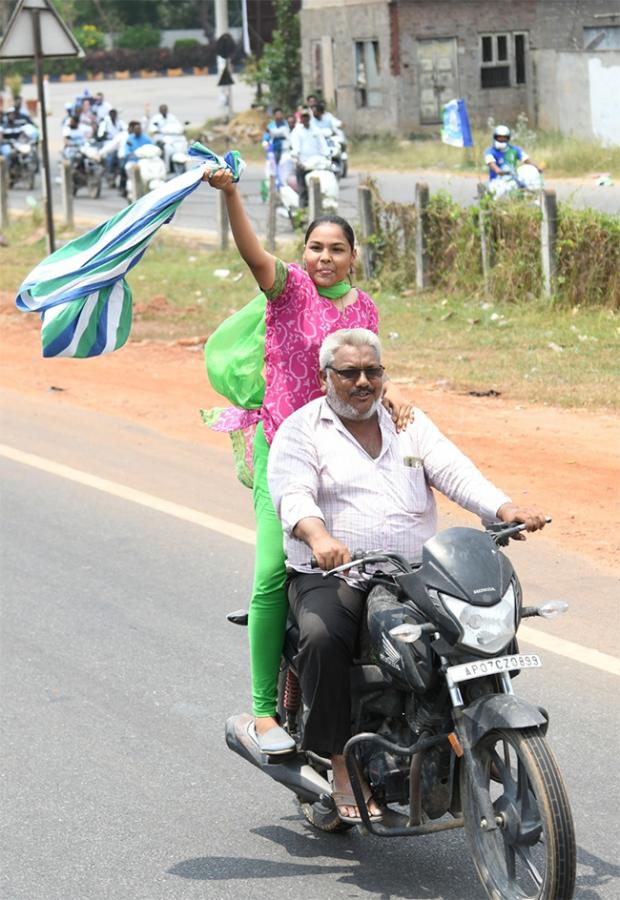 Mangalagiri Cword Photos In CM Jagan Memantha Siddham Bus Yatra - Sakshi14