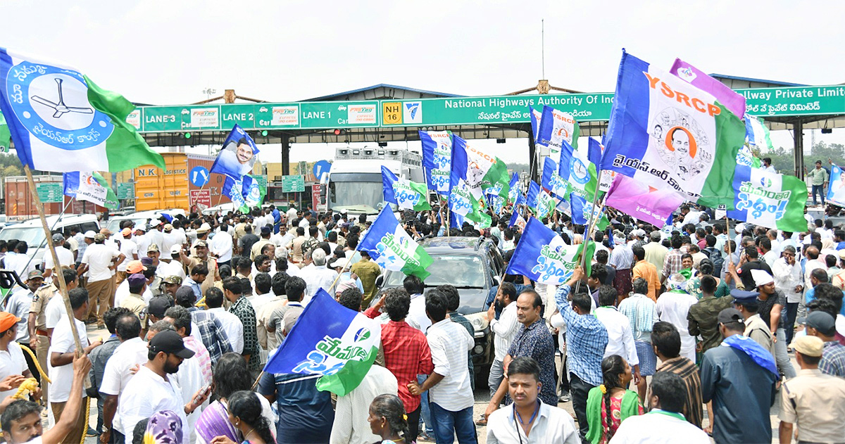 Mangalagiri Cword Photos In CM Jagan Memantha Siddham Bus Yatra - Sakshi33