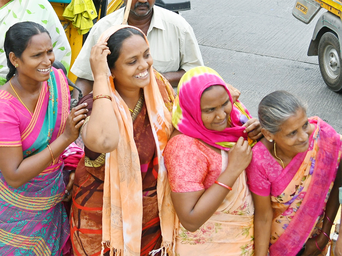 Mangalagiri Cword Photos In CM Jagan Memantha Siddham Bus Yatra - Sakshi34