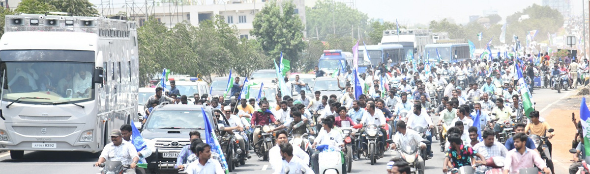 Mangalagiri Cword Photos In CM Jagan Memantha Siddham Bus Yatra - Sakshi37