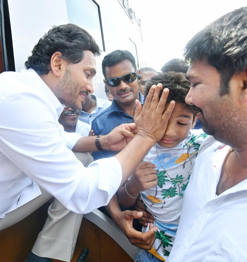 Mangalagiri Cword Photos In CM Jagan Memantha Siddham Bus Yatra - Sakshi8