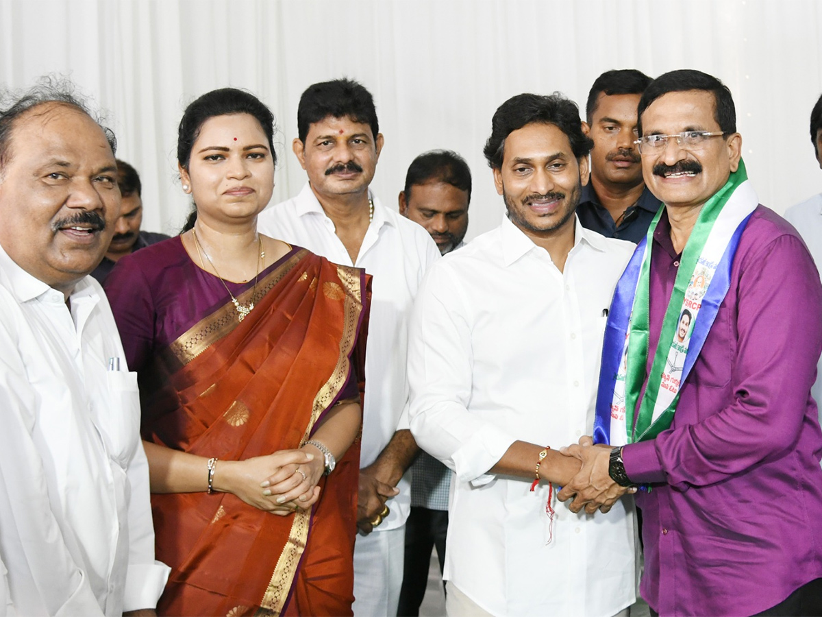 Memantha Siddham: Massive Joining To YSRCP In Guntur District, Photos Gallery Inside - Sakshi1