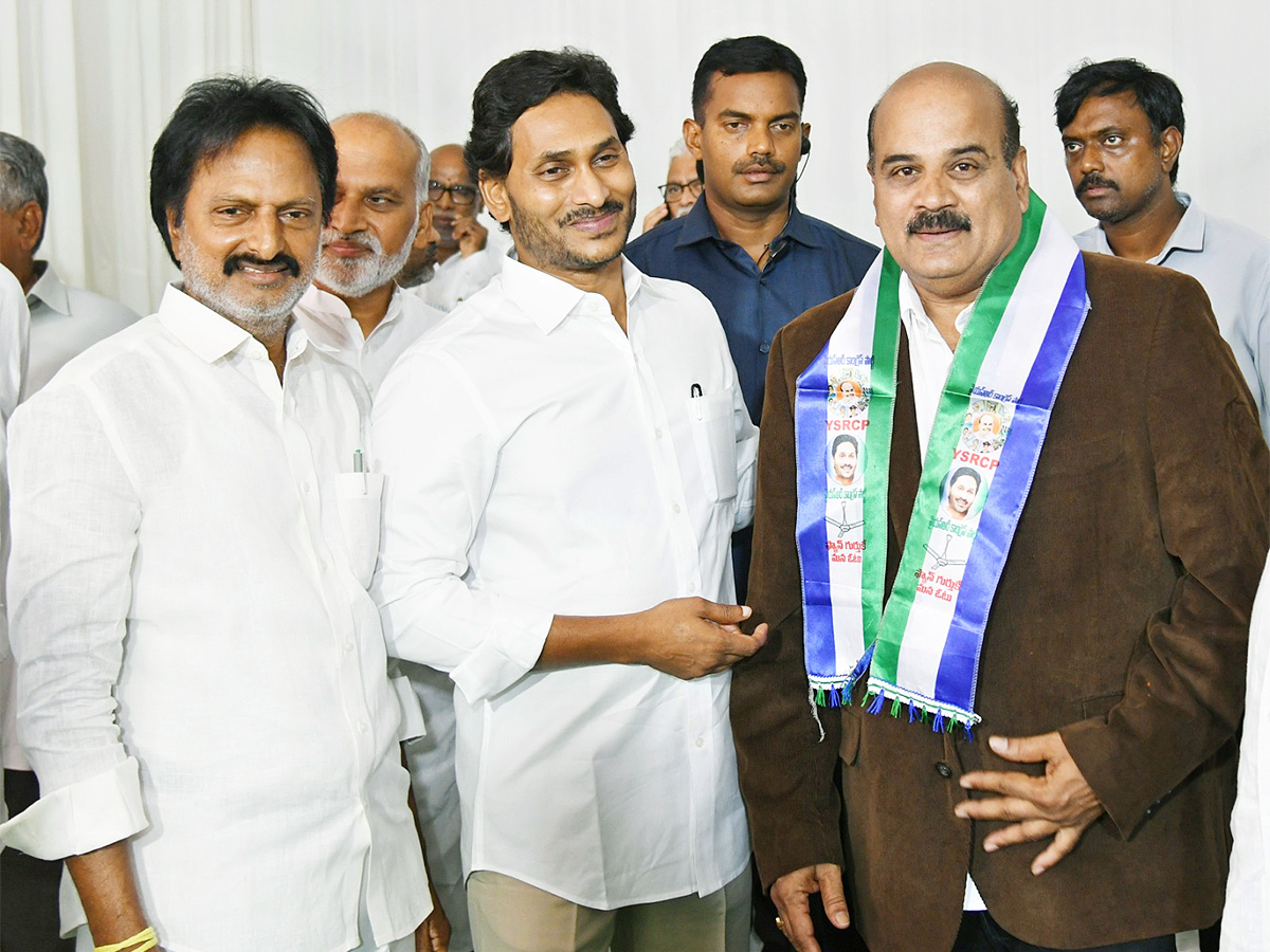 Memantha Siddham: Massive Joining To YSRCP In Guntur District, Photos Gallery Inside - Sakshi10