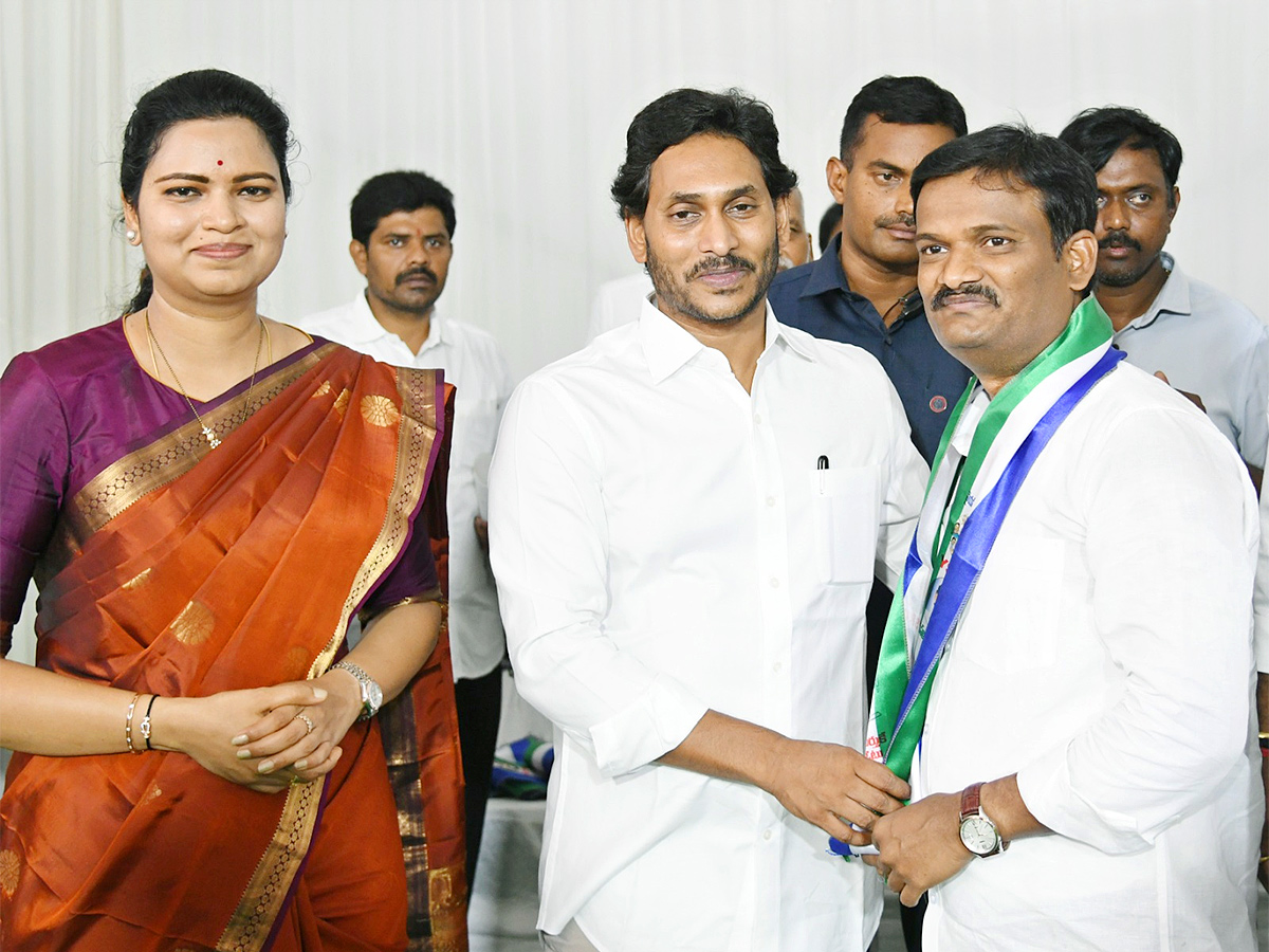 Memantha Siddham: Massive Joining To YSRCP In Guntur District, Photos Gallery Inside - Sakshi11