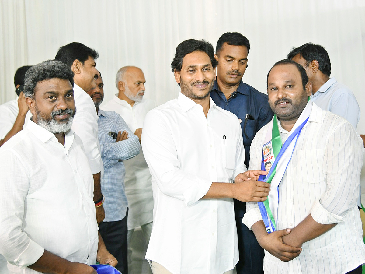 Memantha Siddham: Massive Joining To YSRCP In Guntur District, Photos Gallery Inside - Sakshi13