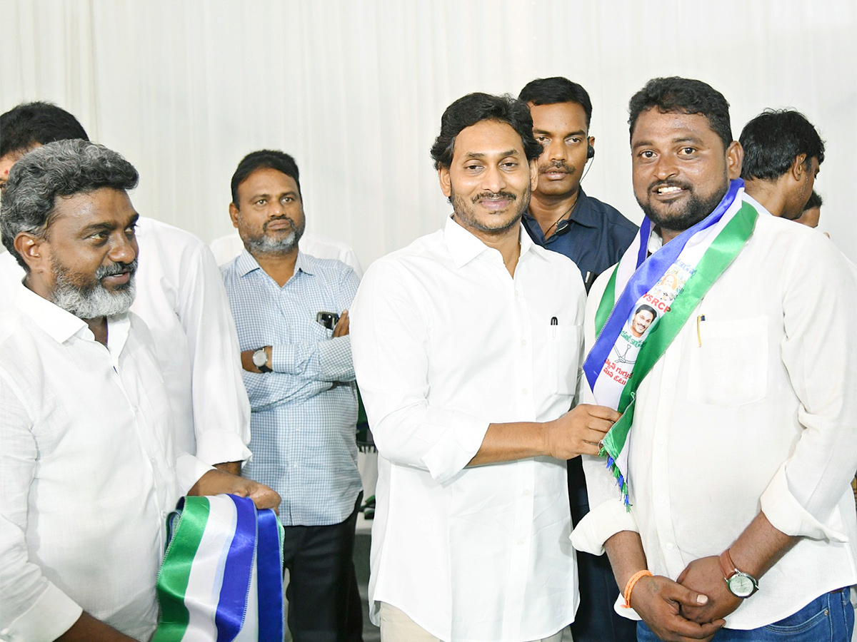 Memantha Siddham: Massive Joining To YSRCP In Guntur District, Photos Gallery Inside - Sakshi15