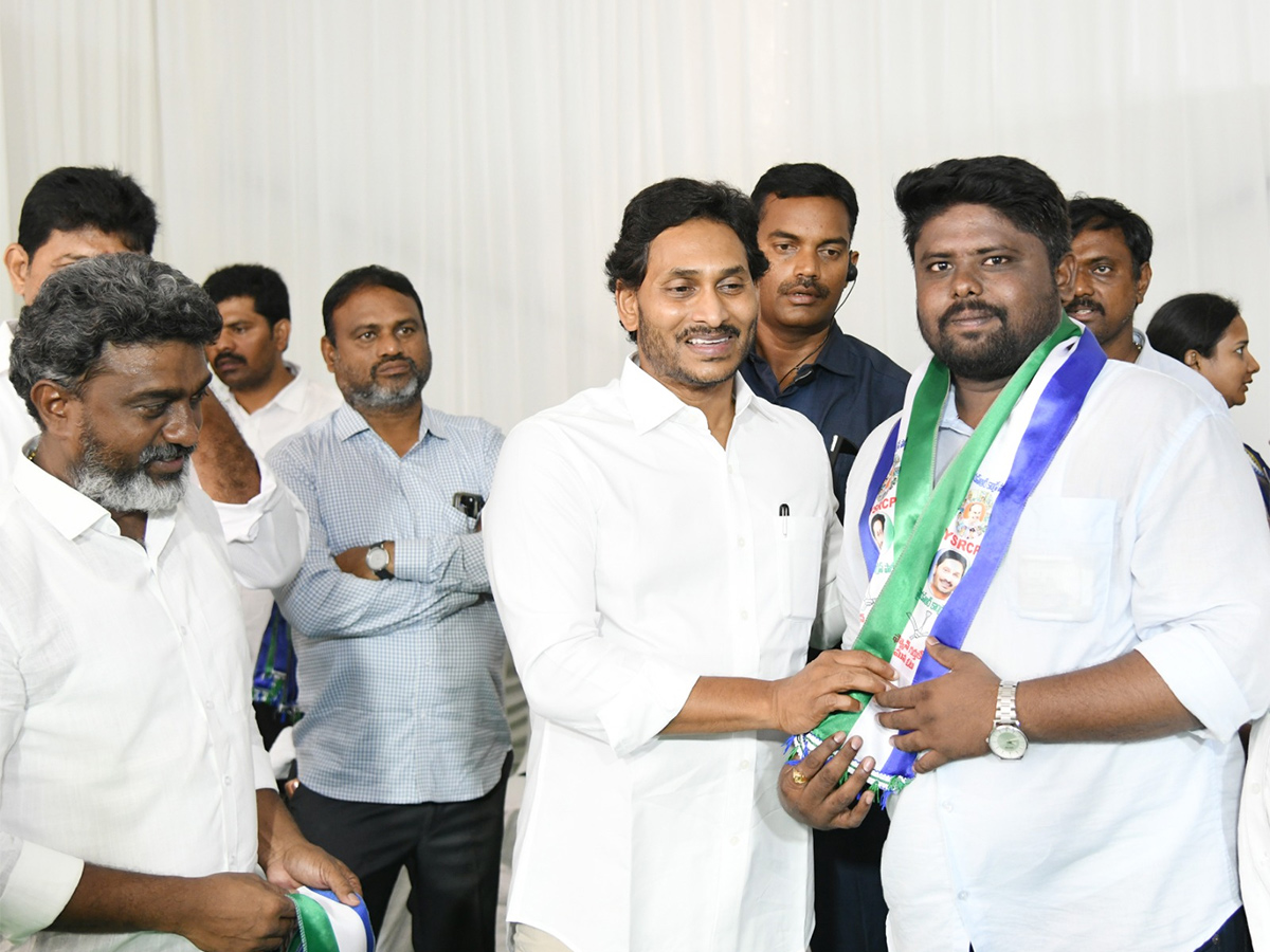 Memantha Siddham: Massive Joining To YSRCP In Guntur District, Photos Gallery Inside - Sakshi16