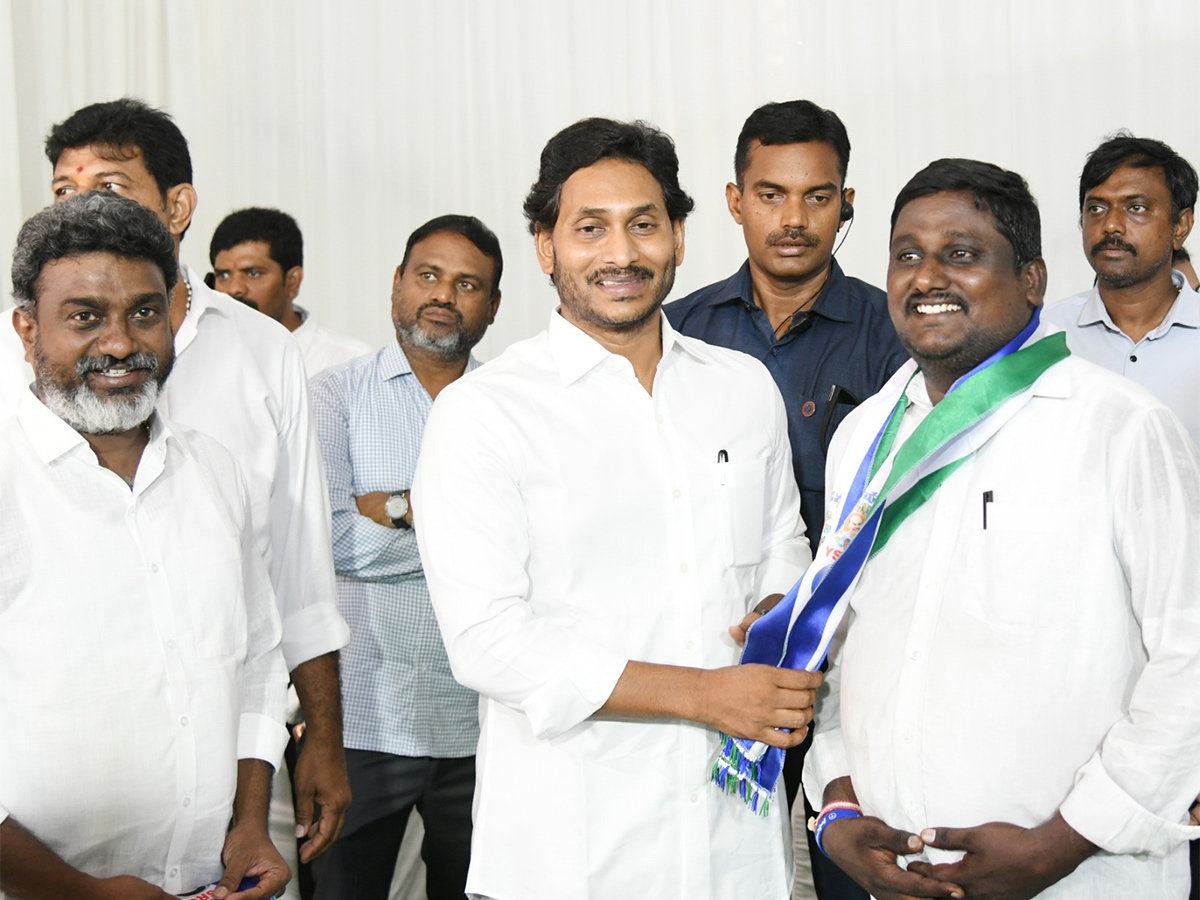 Memantha Siddham: Massive Joining To YSRCP In Guntur District, Photos Gallery Inside - Sakshi17