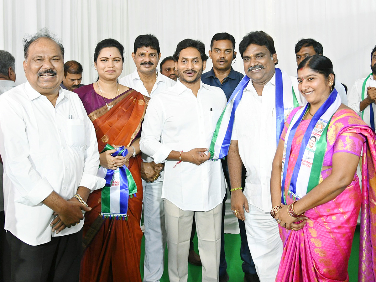 Memantha Siddham: Massive Joining To YSRCP In Guntur District, Photos Gallery Inside - Sakshi18