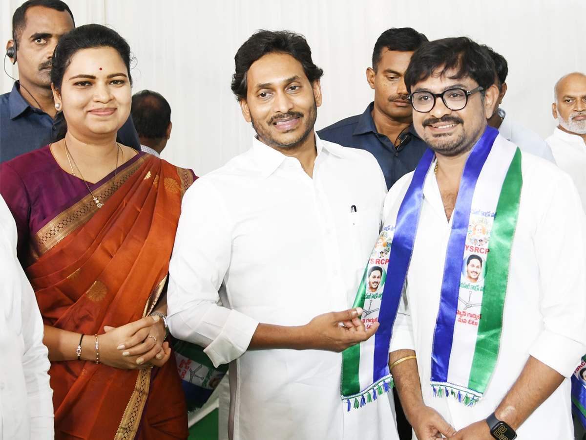 Memantha Siddham: Massive Joining To YSRCP In Guntur District, Photos Gallery Inside - Sakshi2