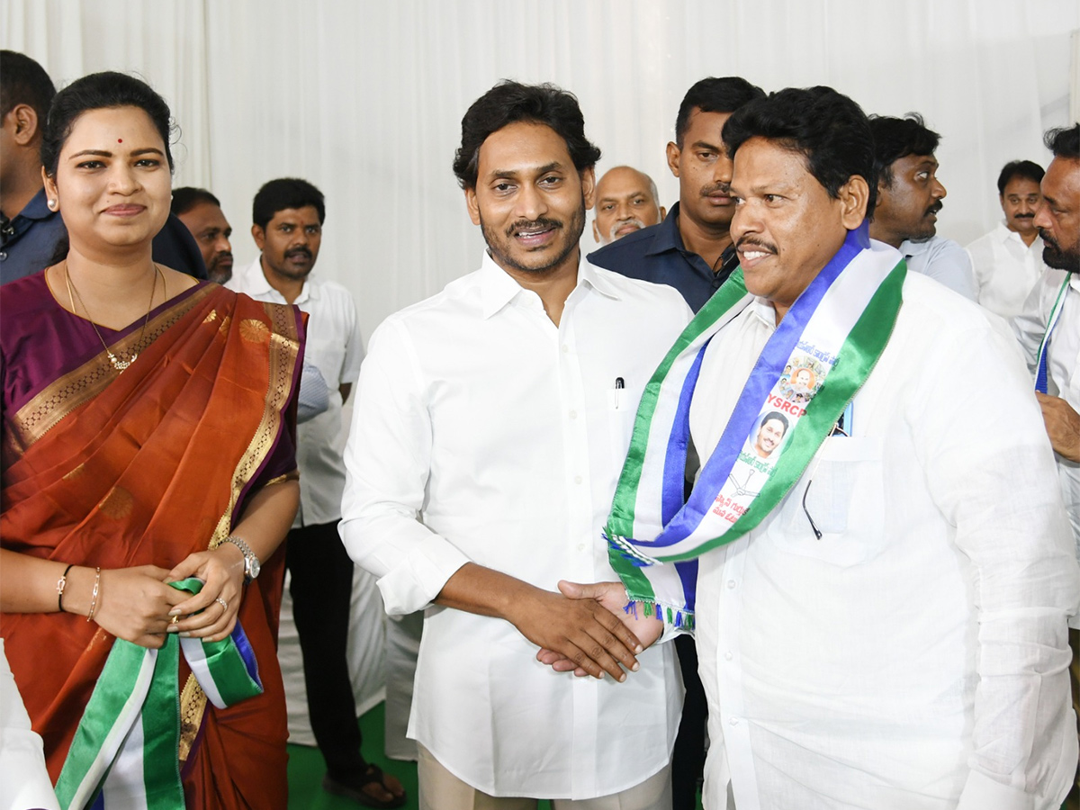 Memantha Siddham: Massive Joining To YSRCP In Guntur District, Photos Gallery Inside - Sakshi3