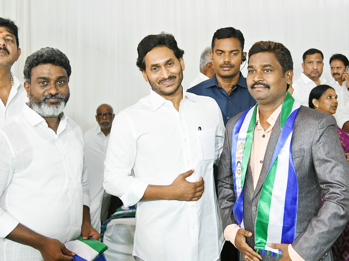 Memantha Siddham: Massive Joining To YSRCP In Guntur District, Photos Gallery Inside - Sakshi8