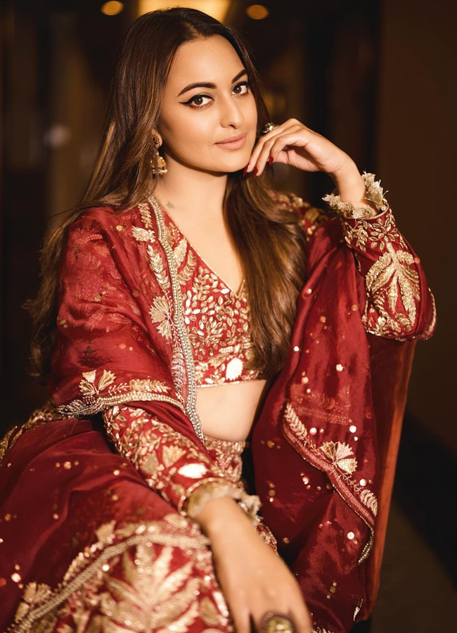 Heroine Sonakshi Sinha Stunning Looks In Red Lehenga - Sakshi5