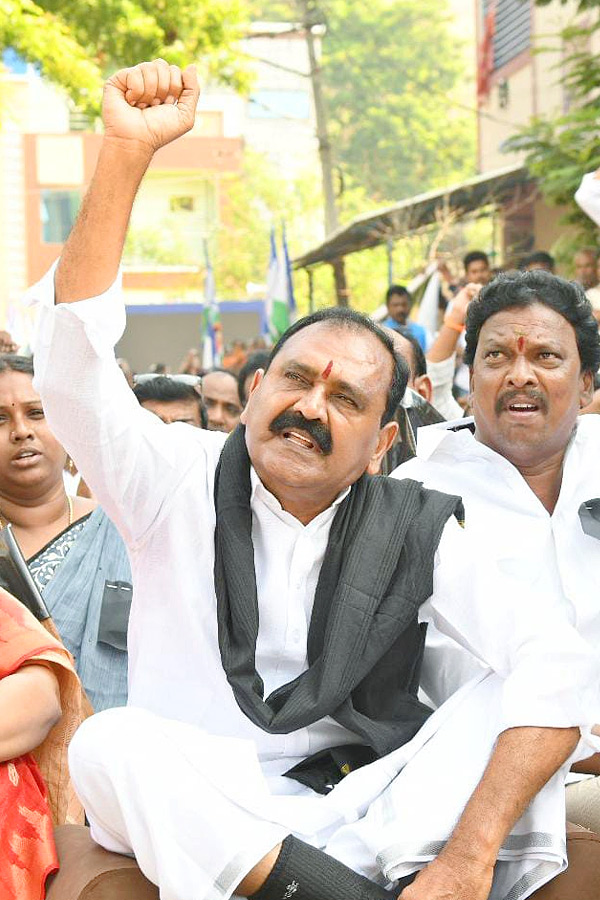 Protests against the Attack On CM Jagan Photos - Sakshi3