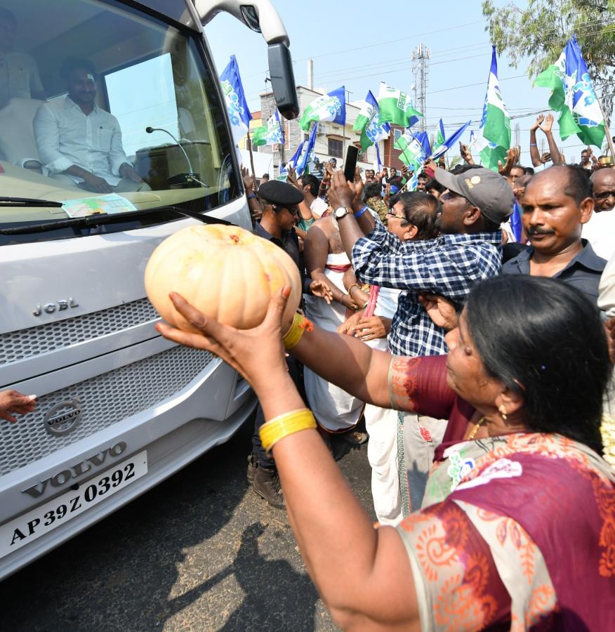 YS Jagan Mohan Reddy Memantha Siddham Bus Yatra Photo Gallery - Sakshi8