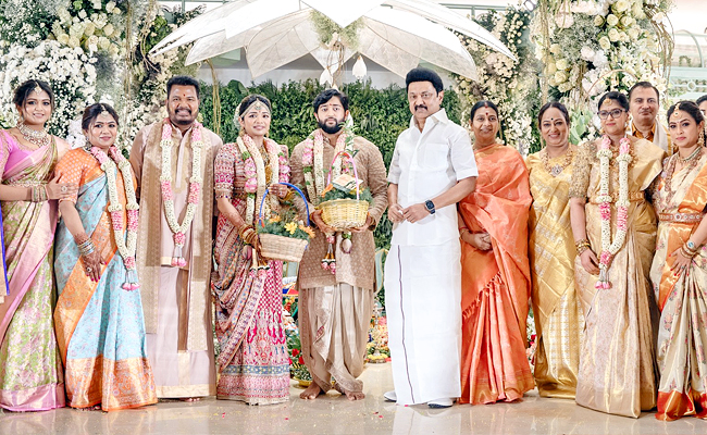 Director Shankar Daughter Aishwarya Shankar and Tarun Karthikeyan Wedding Photos - Sakshi9