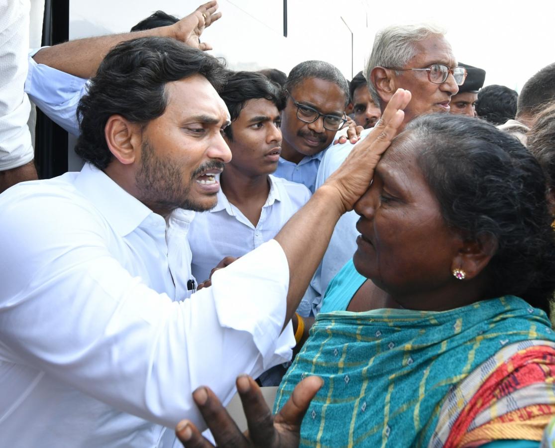 YS Jagan Mohan Reddy Memantha Siddham Bus Yatra Photo Gallery - Sakshi12