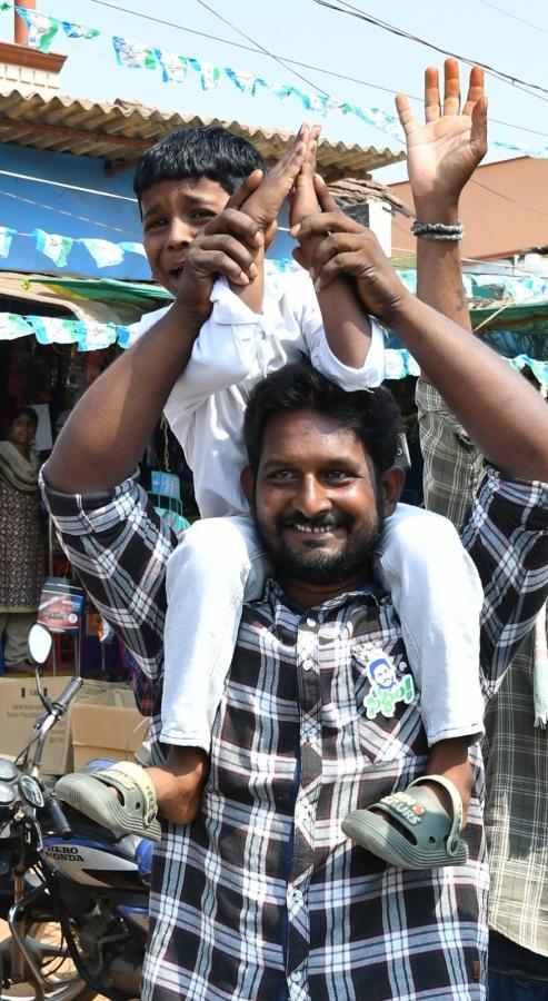 YS Jagan Mohan Reddy Memantha Siddham Bus Yatra Photo Gallery - Sakshi20