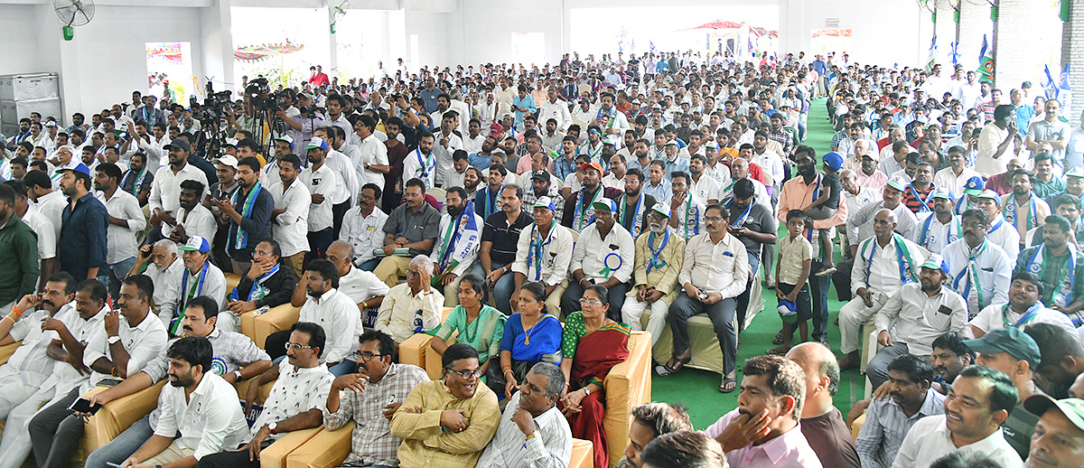 YSRCP Memantha Siddham at Hyderabad - Sakshi14