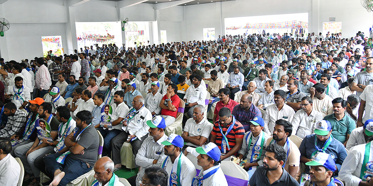 YSRCP Memantha Siddham at Hyderabad - Sakshi15