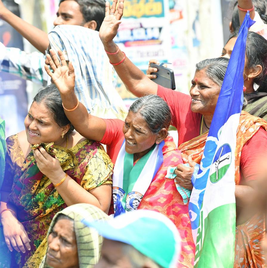 cm ys jagan memantha siddham bus yatra at gudivada photos - Sakshi31